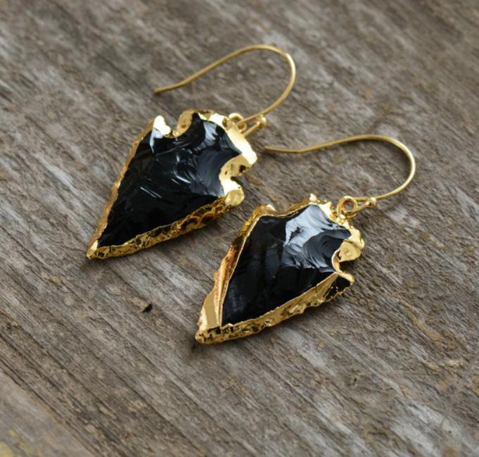 Pendientes de punta de flecha dorada con cuarzo rosa y obsidiana