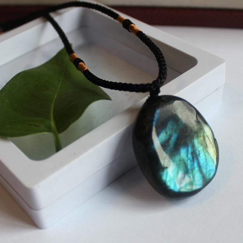 Natural High Quality Healing Stones Quartz Crystal Labradorite Pendant