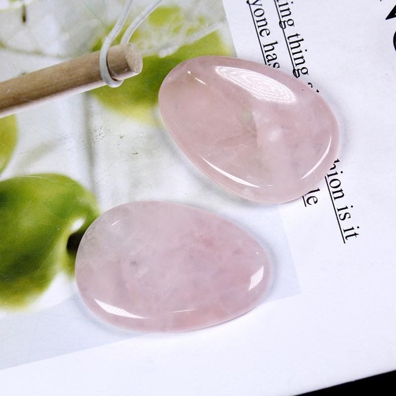 Piedra pulida de cristal de cuarzo rosa natural para masaje de pulgares